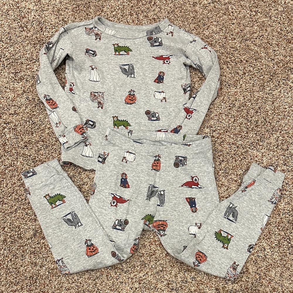GAP Kids Gray Halloween dog Print Pajama Set
